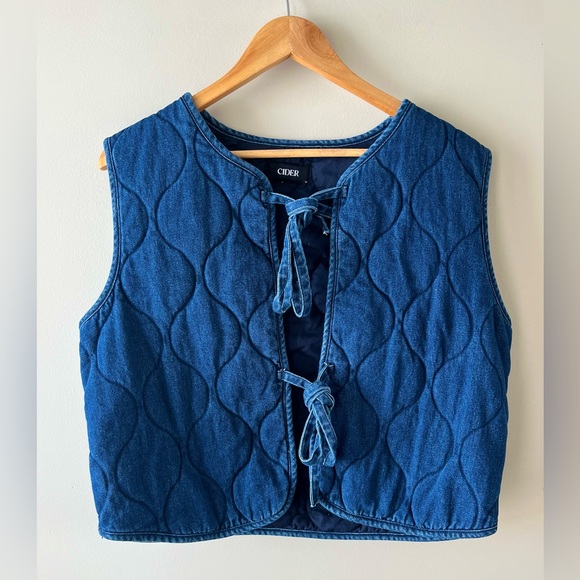 Cider Jackets & Blazers - CIDER Quilted Blue Denim Tie Front Vest Women’s Medium Cropped Boxy Fit -western